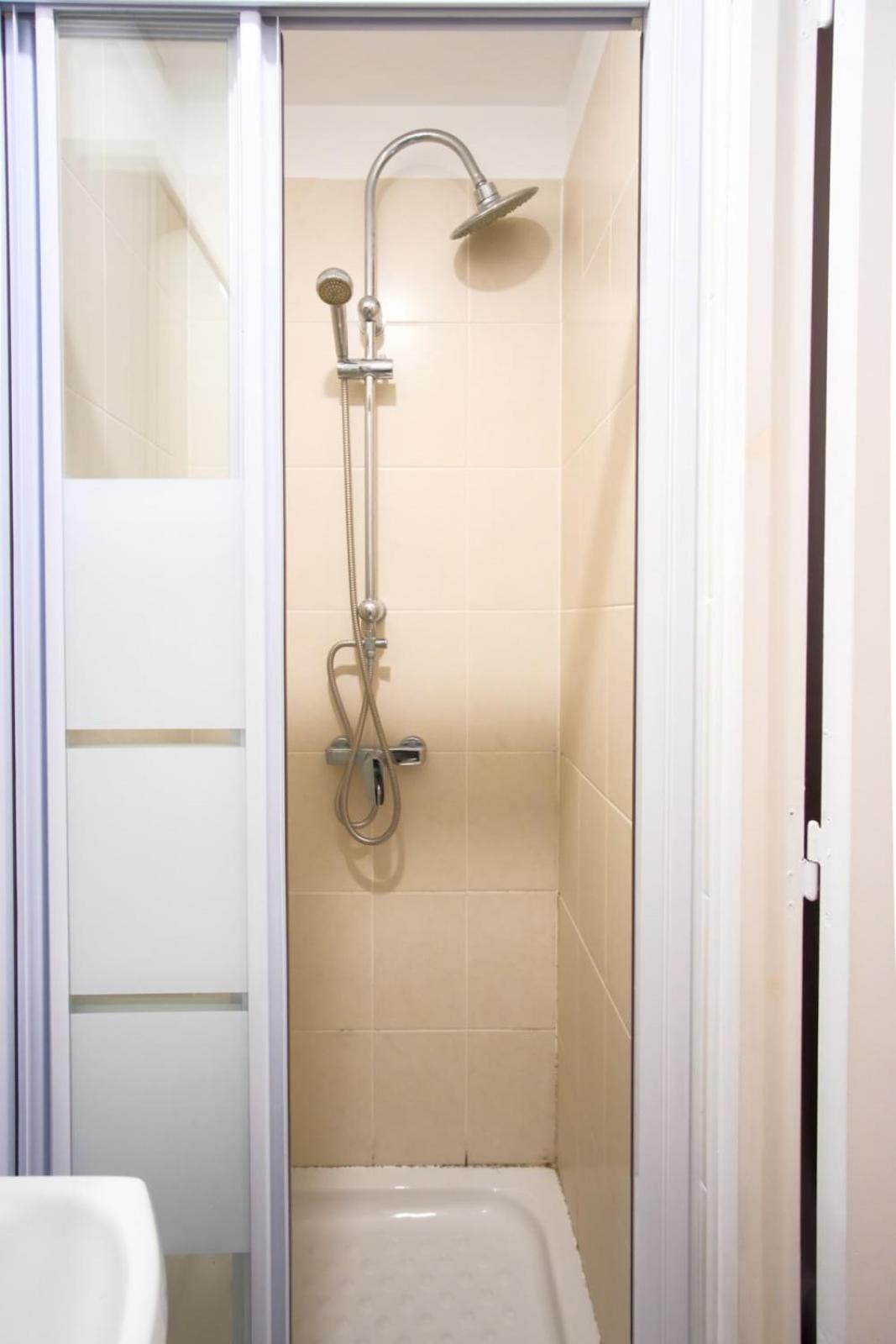 Cozy In A Quiet Location 15th