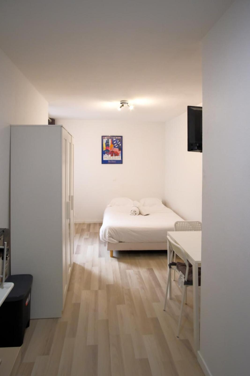 Appartamento Cozy In A Quiet Location 15th Parigi